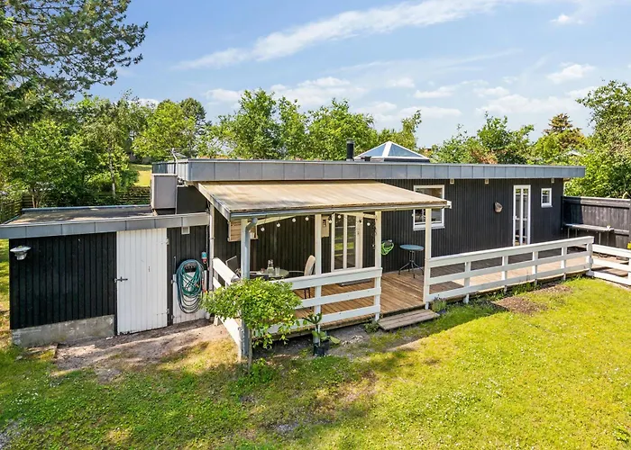 Semesterbostad Awesome In Knebel With 2 Bedrooms And Internet